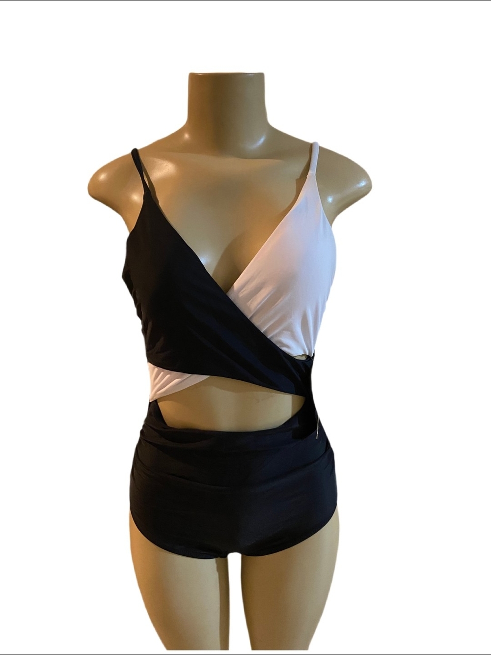 Nwt Blooming Jelly Black and white one-piece swimsuit sz. M